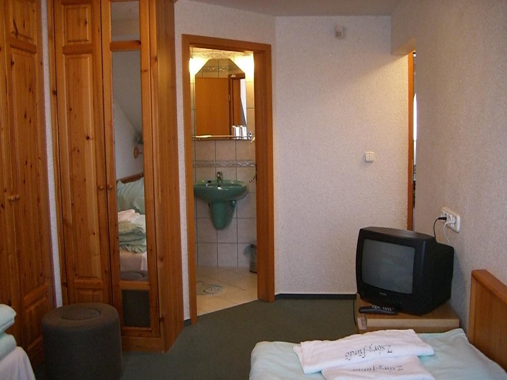 Hotel Napfuerdo Vendeghaz Mezőkövesd Exterior foto