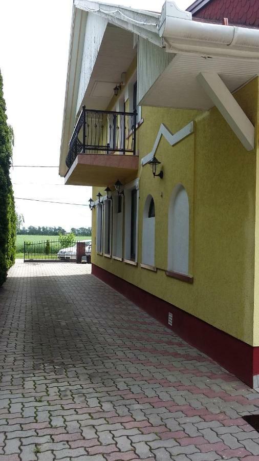 Hotel Napfuerdo Vendeghaz Mezőkövesd Exterior foto